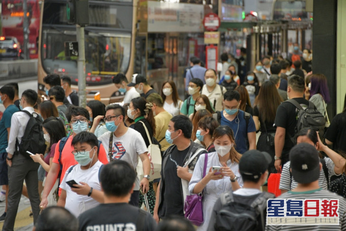 不少確診者於潛伏期或發病後,曾過不同的食肆、街市或商場。資料圖片
