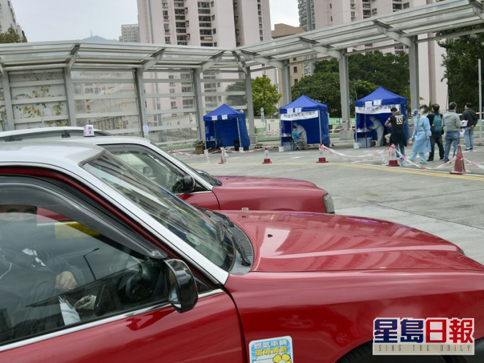 運輸署宣布由下周一起為的士司機等提供免費檢測。資料圖片