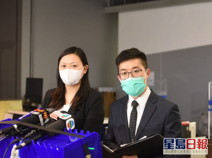商业罪案调查科督察刘嘉明(右)