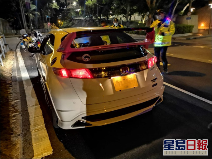 警方於港島區打擊「非法賽車」及「非法改裝」。警方圖片