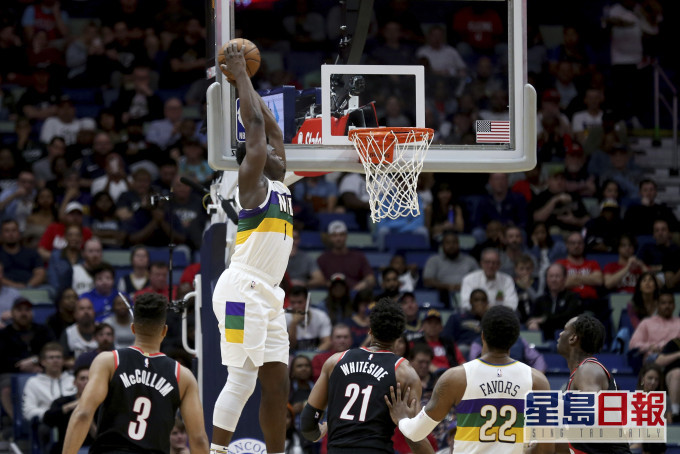 威廉臣(左二)跳彈力在高人林立的NBA仍叫人驚嘆。AP