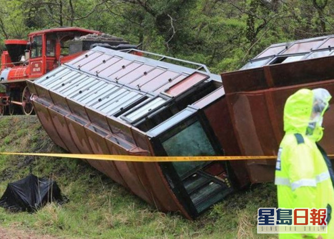 濟州島觀光小火車出軌,導致37人受傷。網圖
