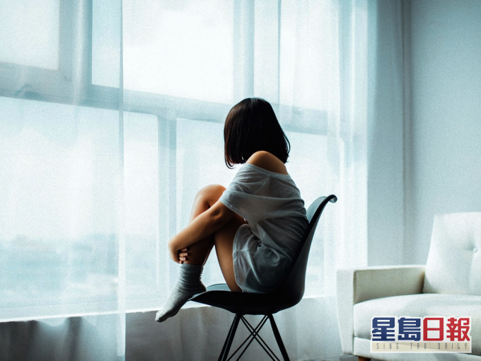 女網民表示,其母從小到大一直偏心於長得較漂亮的妹妹。unsplash圖片