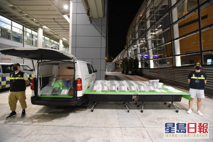 海關破獲今年最大宗入口毒品案,檢獲市值約4530萬元毒品。