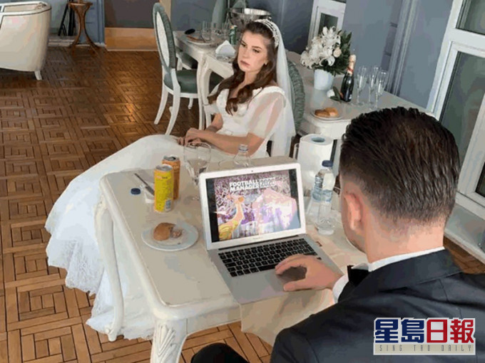 新郎連結婚日都只顧打GAME冷落新娘。Reddit