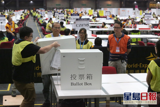 全國港澳研究會副會長劉兆佳認為,中央決心主導本港的選舉改革。資料圖片