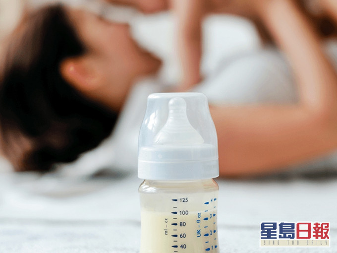 網民分享,有女同事產後復工,一日要泵奶3次,每次需一小時,也拒絕加班。網圖