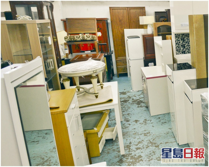 大部分二手家俬回收服务公司都会收费,且需时等候上门回收。资料图片