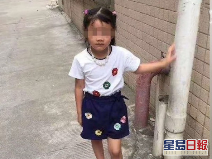 女童失蹤3日後,警方最終在鄰居的後院尋獲其遺體。網圖