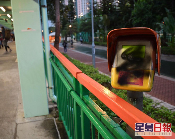 双胞胎兄弟去年9月深夜闯入天水围轻铁站破坏。 资料图片