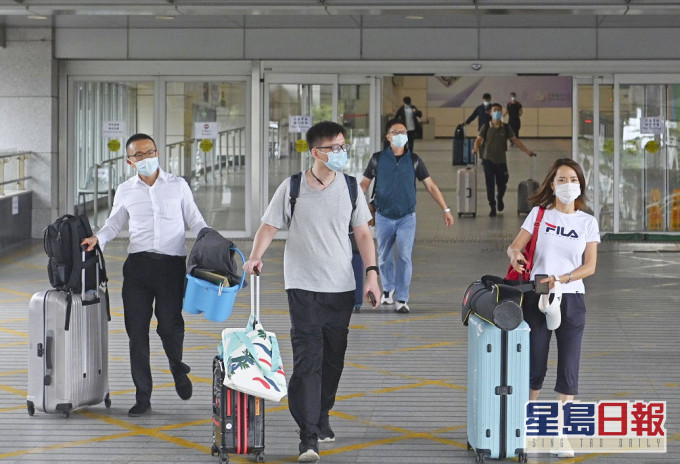 「回港易計劃」實施近2個月有3.2萬多人返港,平均每日約560人。資料圖片