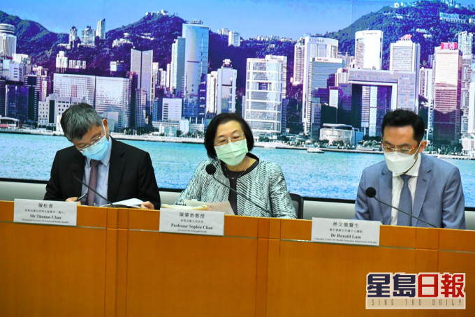 陳肇始(中)、林文健(右)。
