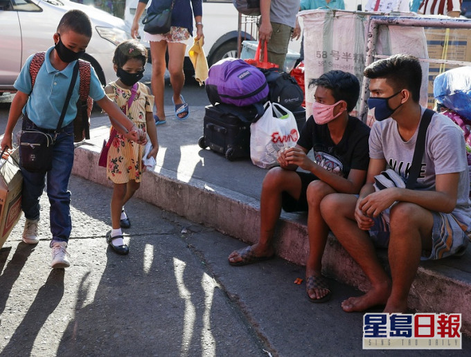菲律宾华侨指，当地疫情严峻，实际感染人数或更高。AP资料图片