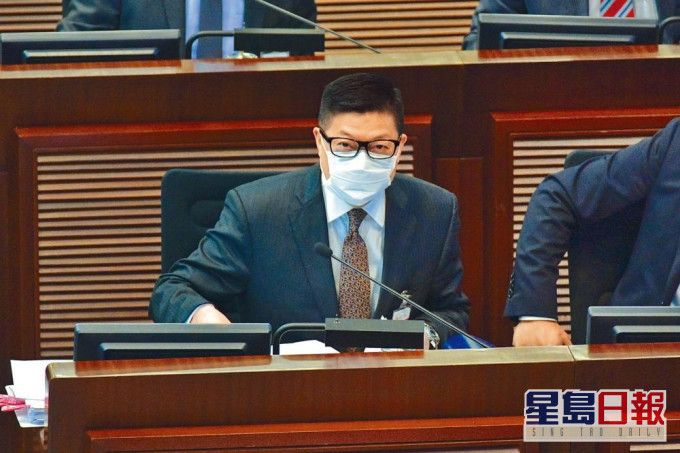 鄧炳強否認自己明知故犯租住僭建物單位。 資料圖片