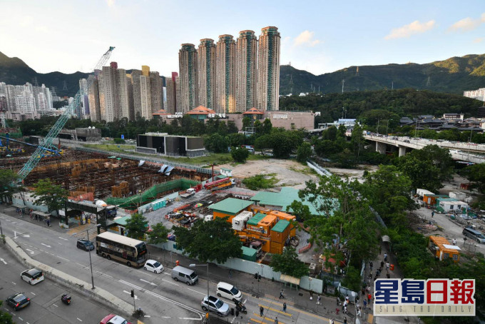 興建中鑽石山「啟翔苑」環境。
