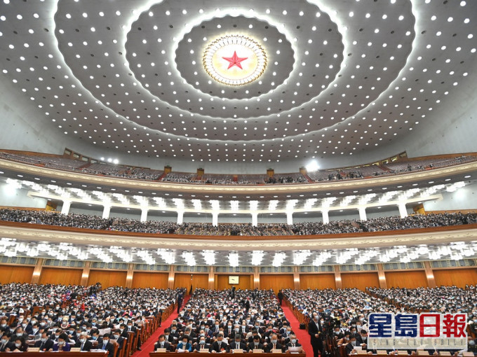 人大将审议《人民代表大会关于完善香港特别行政区选举制度的决定》的议案。新华社图片