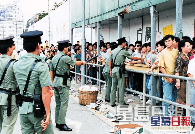 在上世紀90年代開售的麗港城,推出時曾引起排隊黨霸位炒賣。