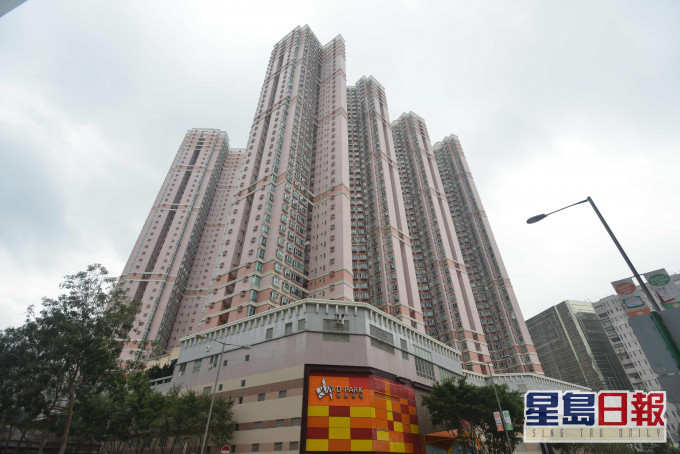 荃灣愉景新城高層每呎1.5萬售。