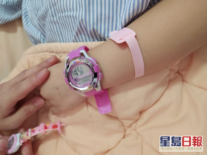 医护团队决定送她全新粉红手表。花莲慈济医院Fb