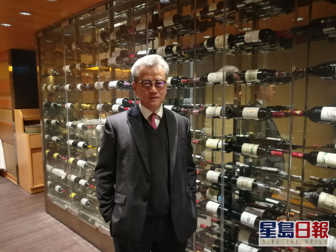 長實趙國雄表示,在量化寬鬆政策下,銀紙大貶值,「揸資產」成為贏家。