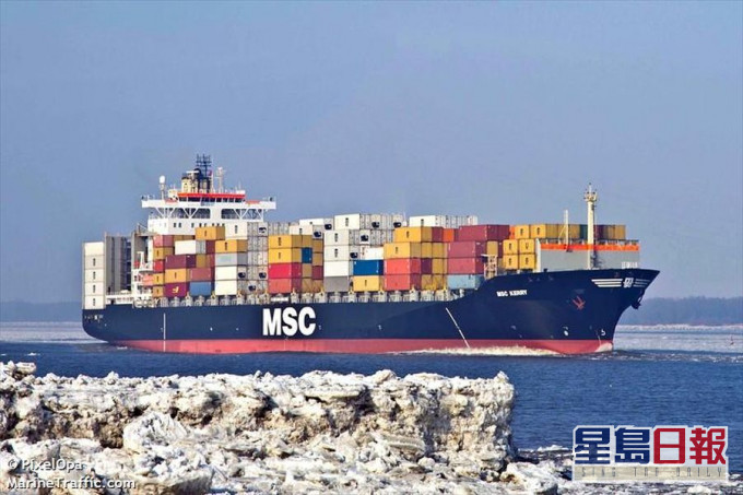 貨船正停泊在南丫島附近海域接受海上隔離。海事實時資訊網站Marine Traffic圖片