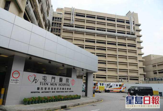 屯门医院天花渗漏。资料图片