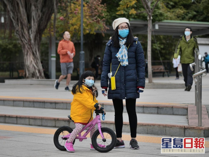 本港今早市區氣溫下降至8度左右,新界再低兩三度。資料圖片