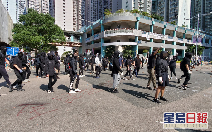 將軍澳尚德邨附近有示威者與警方發生衝突。 資料圖片