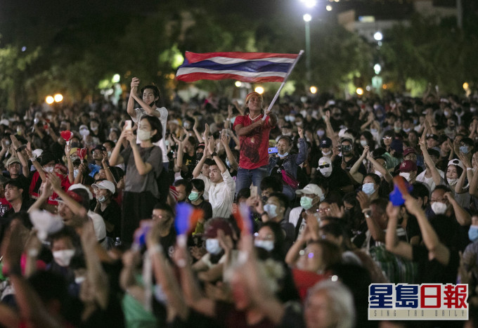 泰國近月多次有反政府示威，矛頭亦指向王室。 AP