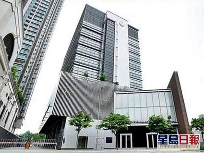 油麻地分區雜項調查小隊人員根據線報及經深入調查後,昨晚突擊搜查油麻地彌敦道317至321號一間娛樂場所,發現該娛樂場所違規經營。資料圖片