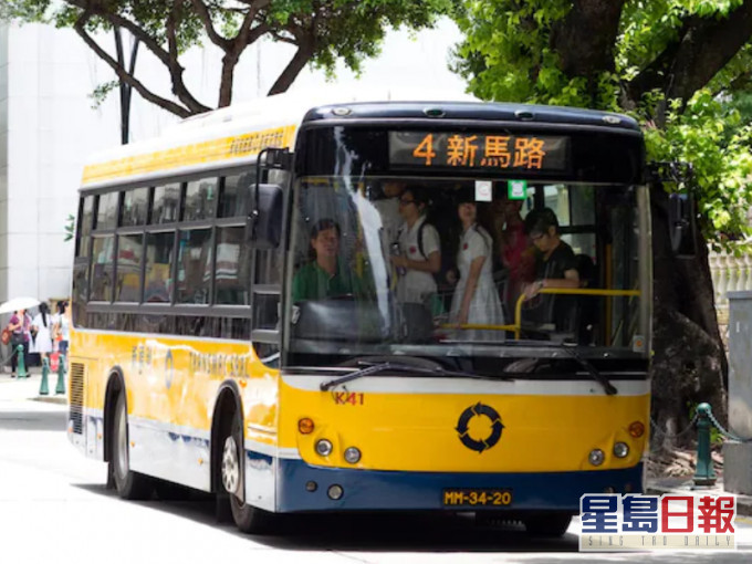 澳門規定用於乘搭公共巴士的儲值工具「澳門通」,均須實名登記。網上圖片
