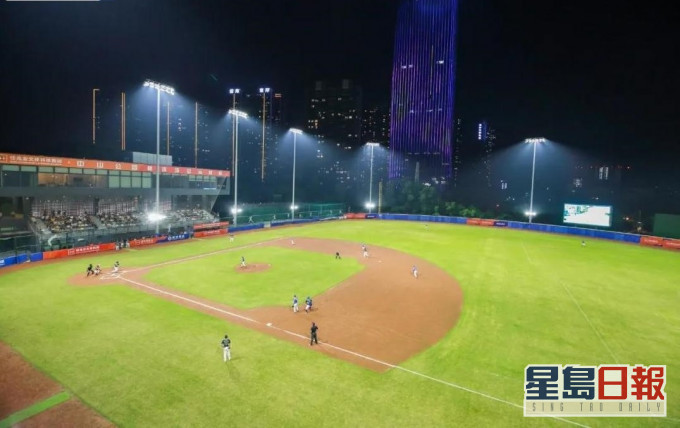 香港代表團棒球隊進駐深圳備戰全運會 。央視圖片