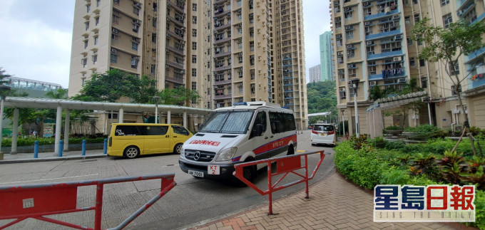 油麗邨男女燒炭亡。