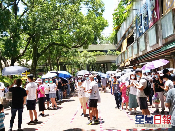 大埔廣場外的投票人龍。讀者提供