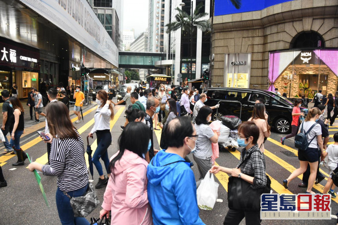 综援生果金等人士周五起可获发「双粮」。资料图片