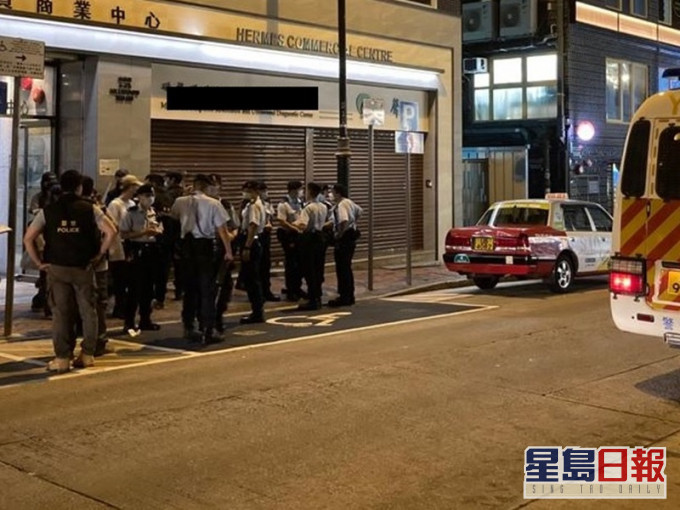 跨部门人员巡查油尖酒吧场 警方图片