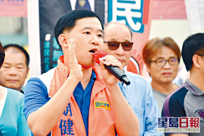 胡健民曾參選區議會勝出,但於一九年一戰未有成功連任。
