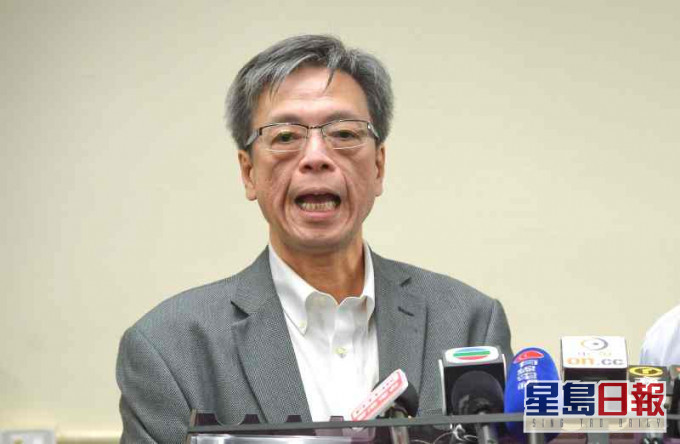 梁子超認為應該先減少社交活動的傳播「火頭」。