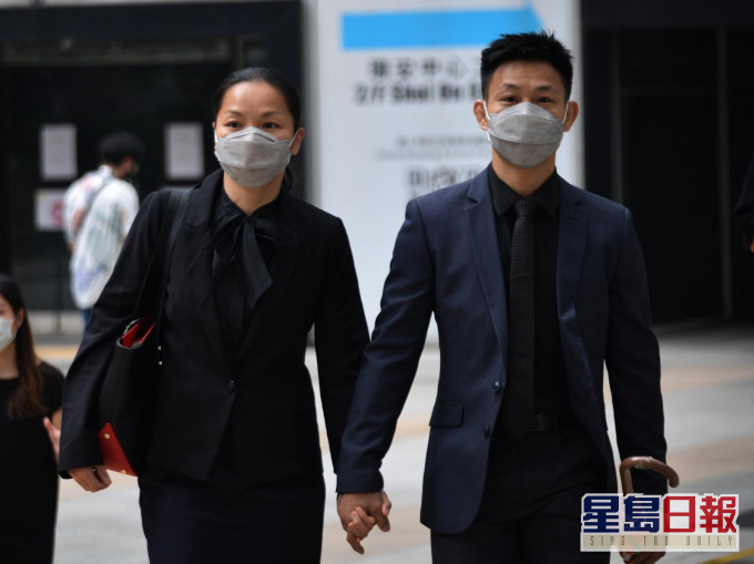 被告湯偉雄(右)、被告杜依蘭(左)
