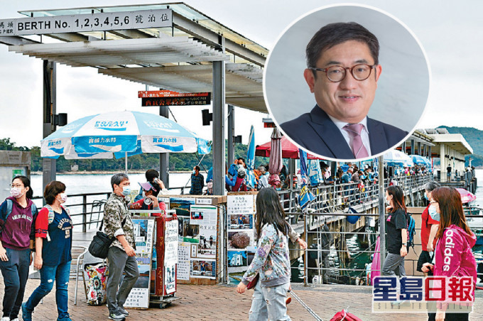 程鼎一(小圖)指,「旅遊就在香港」計劃已有超過1萬家商戶參與。 資料圖片