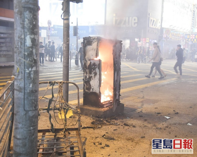 平安夜及圣诞节大批人士在旺角示威。资料图片