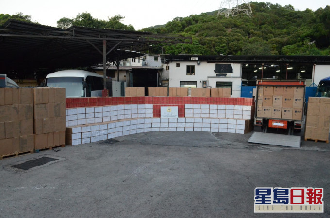 海關檢獲2200萬支私煙。
