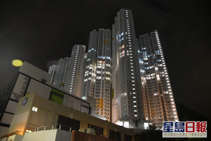 火炭駿洋邨其中三座 中層燈火通明