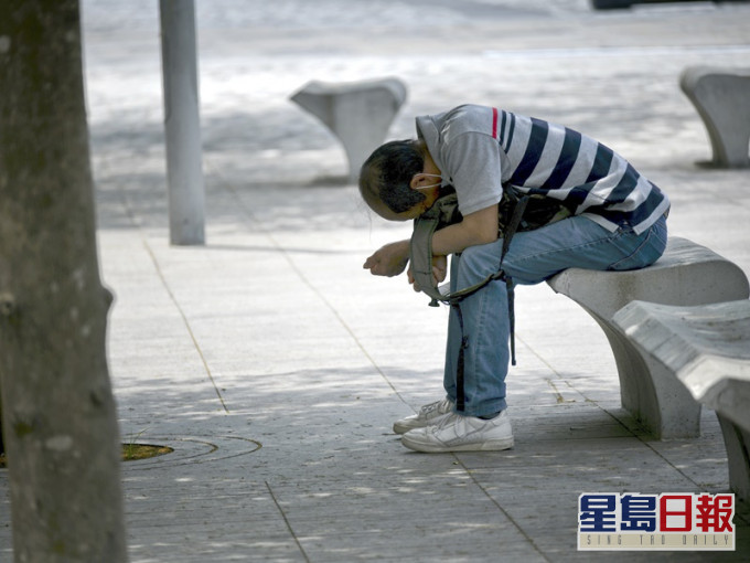 网民鼓励即使失业,只要不放弃也总会有出路(示意图)。资料图片