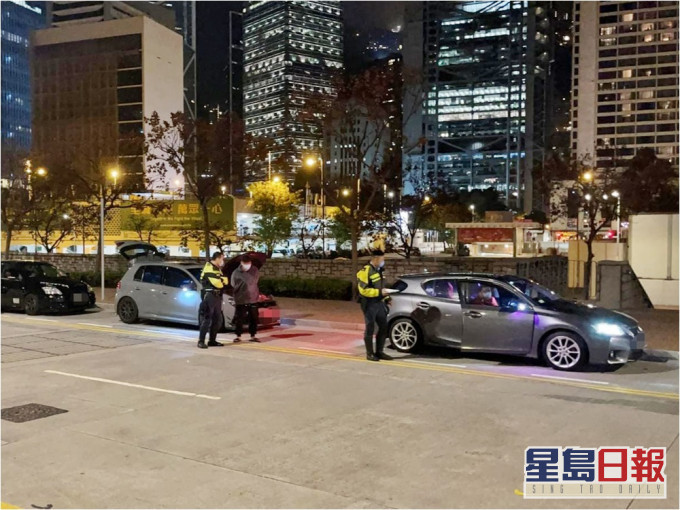 警方於港島區打擊非法賽車及超速等違例事項。警方圖片