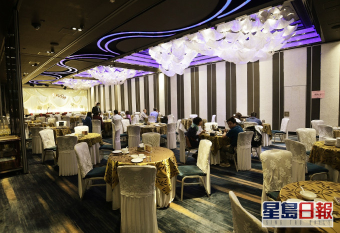 酒家生意首当其冲。资料图片