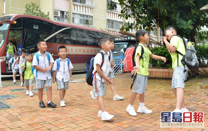 深圳正與港方研究跨境學童復課方案。 資料圖片