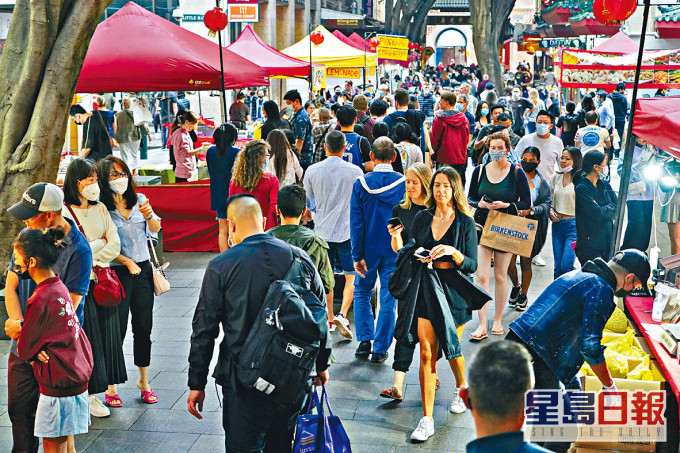 澳洲雪梨市中心一個市集人頭湧湧。
