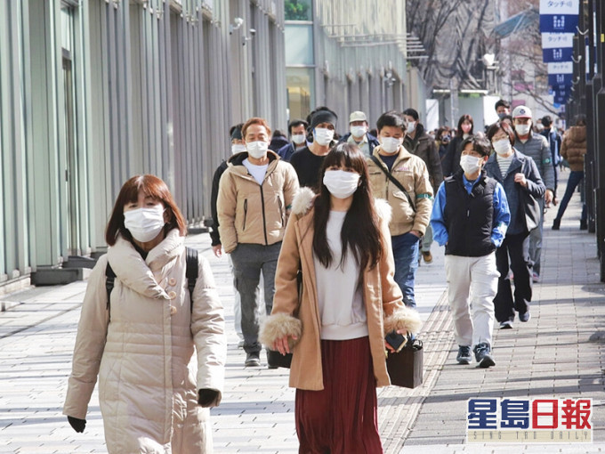 日本將延長10個都府縣的緊急事態宣言至下月7日。AP圖片
