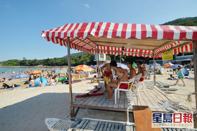 工會憂夏季泳灘逼爆促增聘人手。 資料圖片